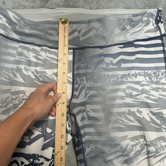 Nike Dri-Fit Cropped Leggings Women’s 1X Grey White Stripe Pocket Drawstring - Picture 7 of 8